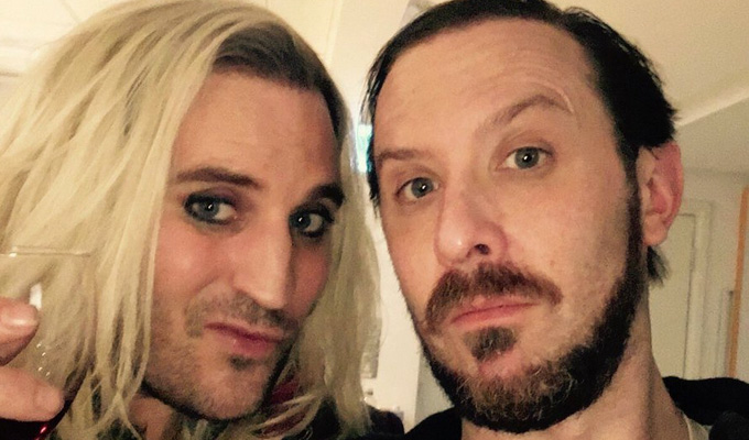 Noel Fielding films Upstart Crow role | A tight 5: January 25 Noel Fielding films Upstart Crow role | A tight 5: January 25